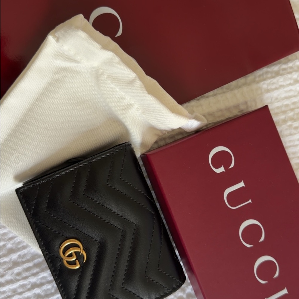 Gucci Black Chevron Quilted Leather Card Wallet with Gold GG